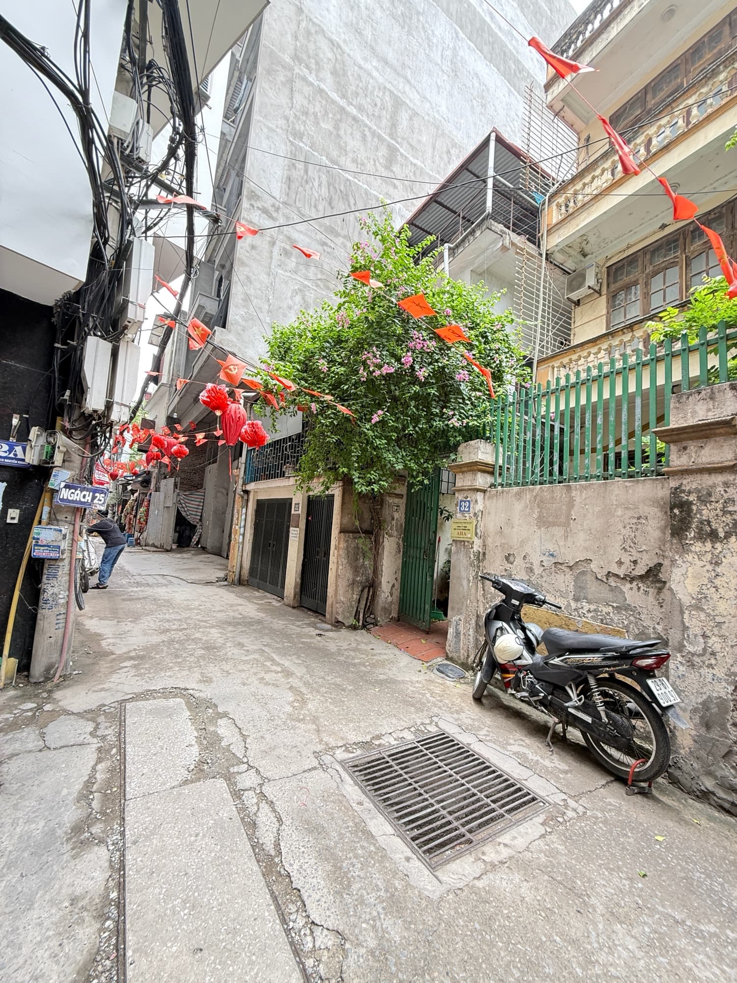 Nhà đất mặt phố, Cầu Giấy, Hà Nội - 85m² giá 18.8 tỷ