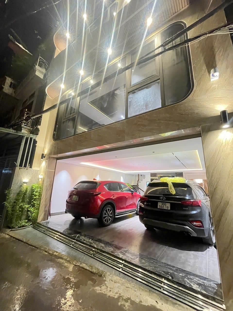 Nhà đất mặt phố, Long Biên, Hà Nội - 60m² giá 24.9 tỷ