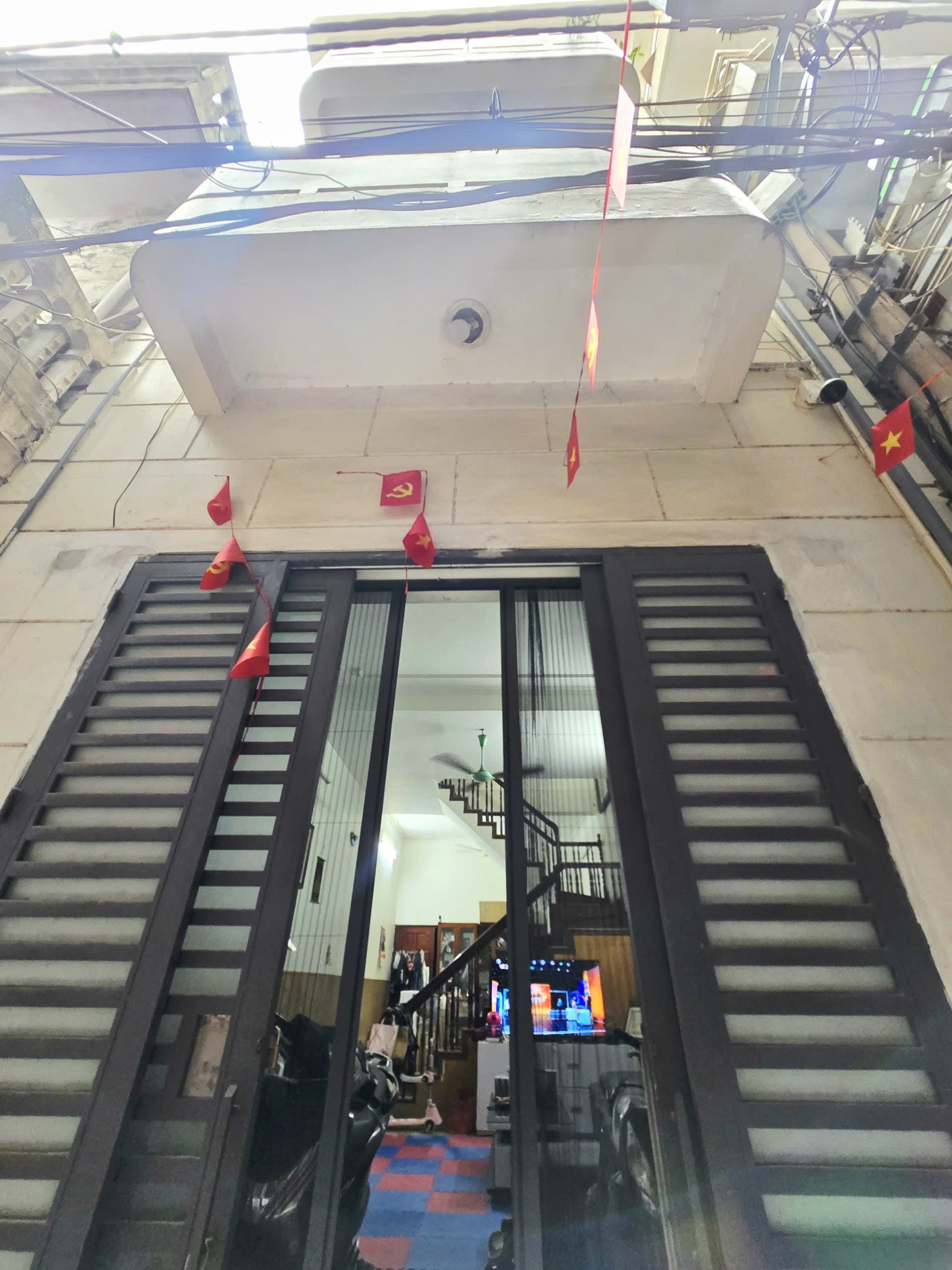 Nhà đất mặt phố, Cầu Giấy, Hà Nội - 47m² giá 9.4 tỷ
