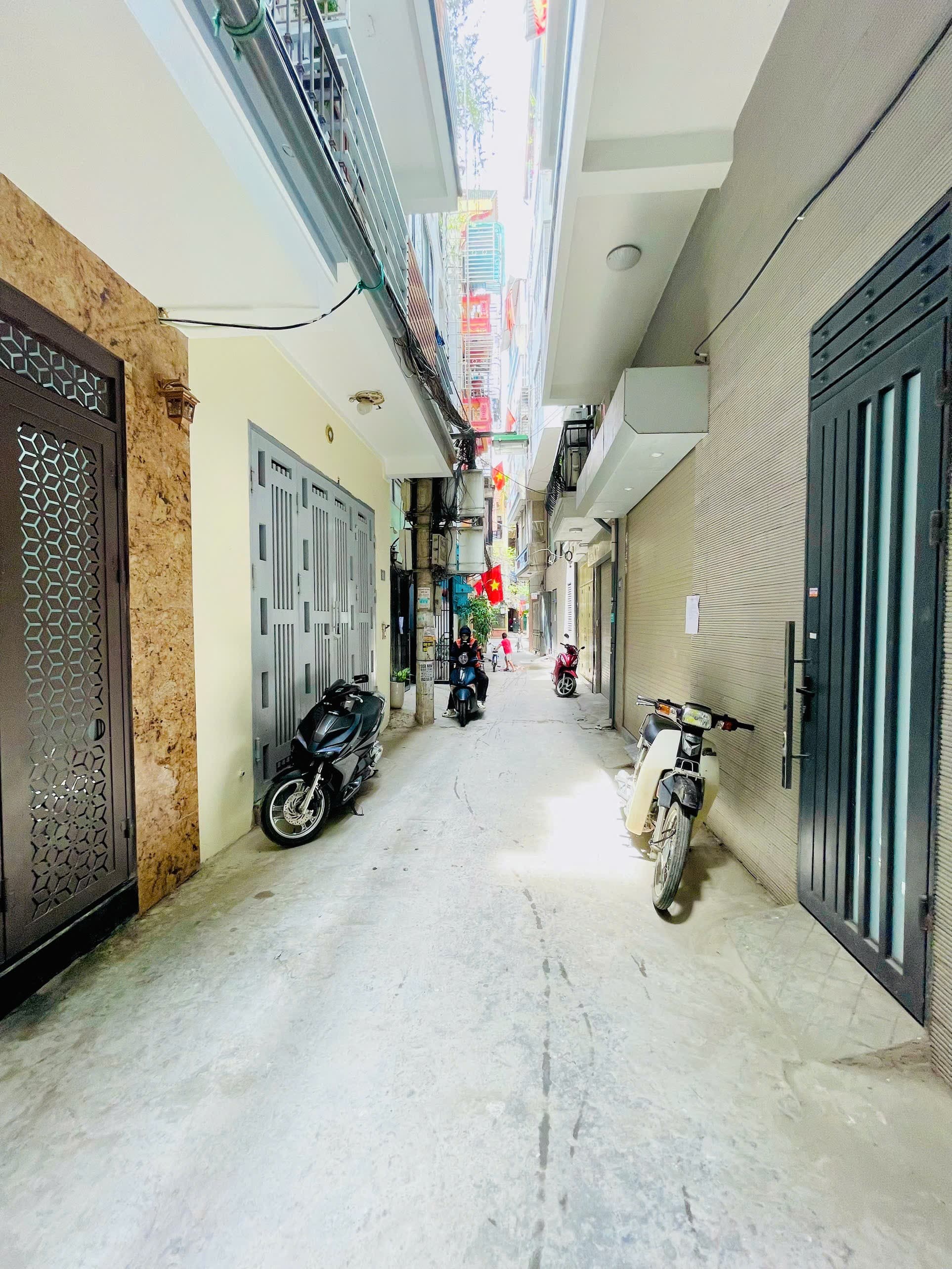 Nhà đất mặt phố, Đống Đa, Hà Nội - 24m² giá 10.5 tỷ