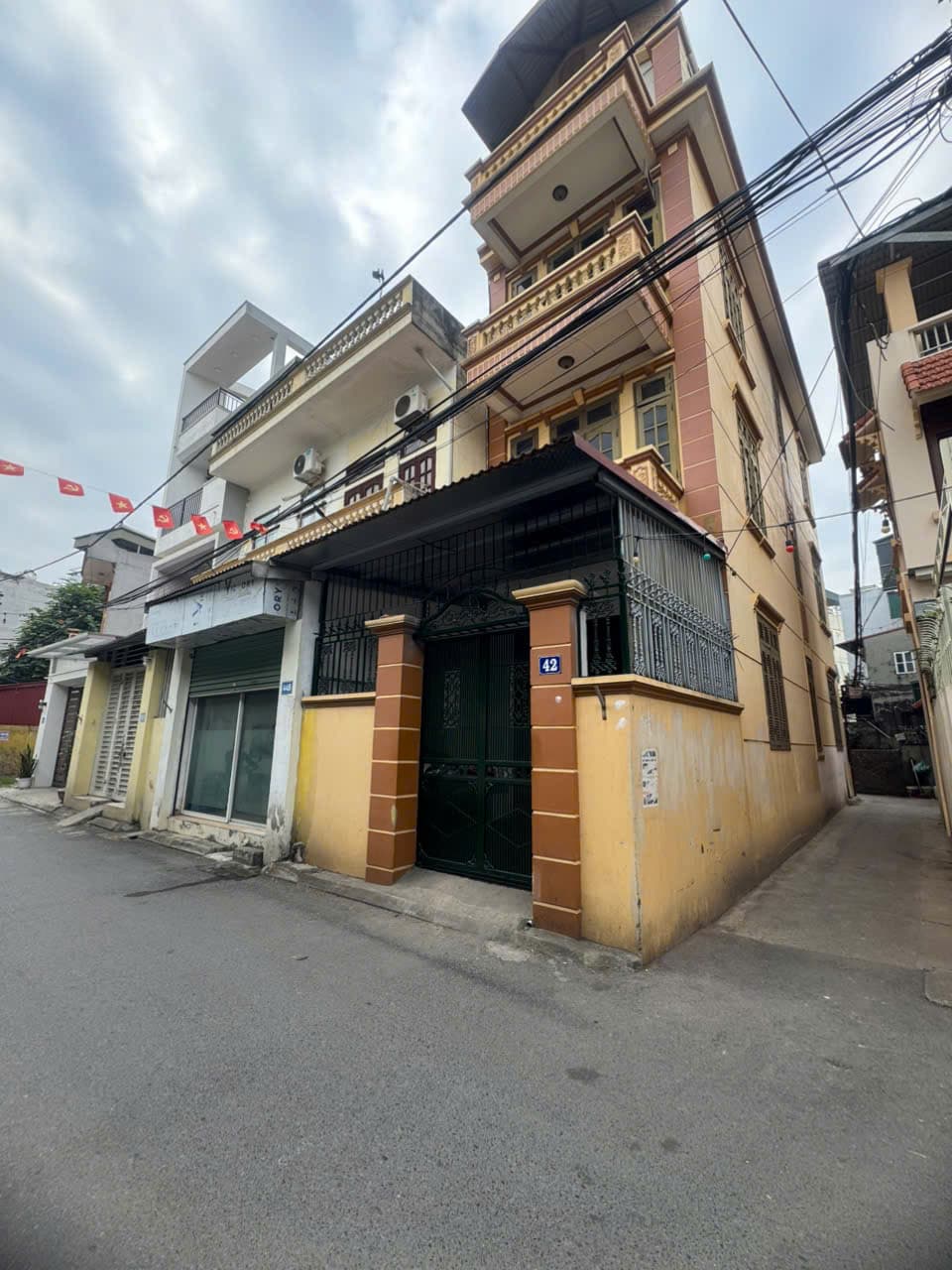 Nhà đất mặt phố, Long Biên, Hà Nội - 64.2m² giá 17.9 tỷ