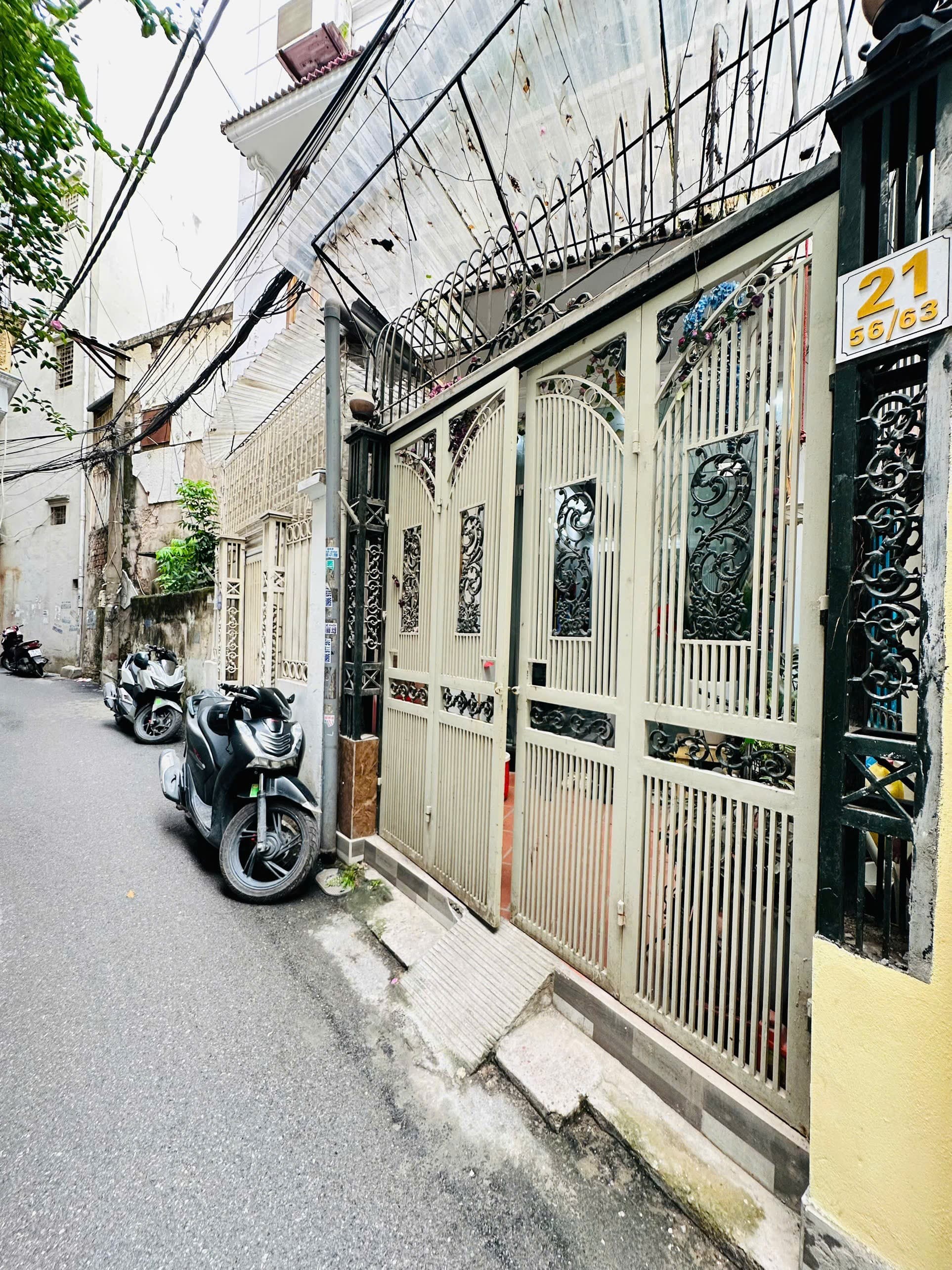 Nhà đất mặt phố, Cầu Giấy, Hà Nội - 44m² giá 9.9 tỷ