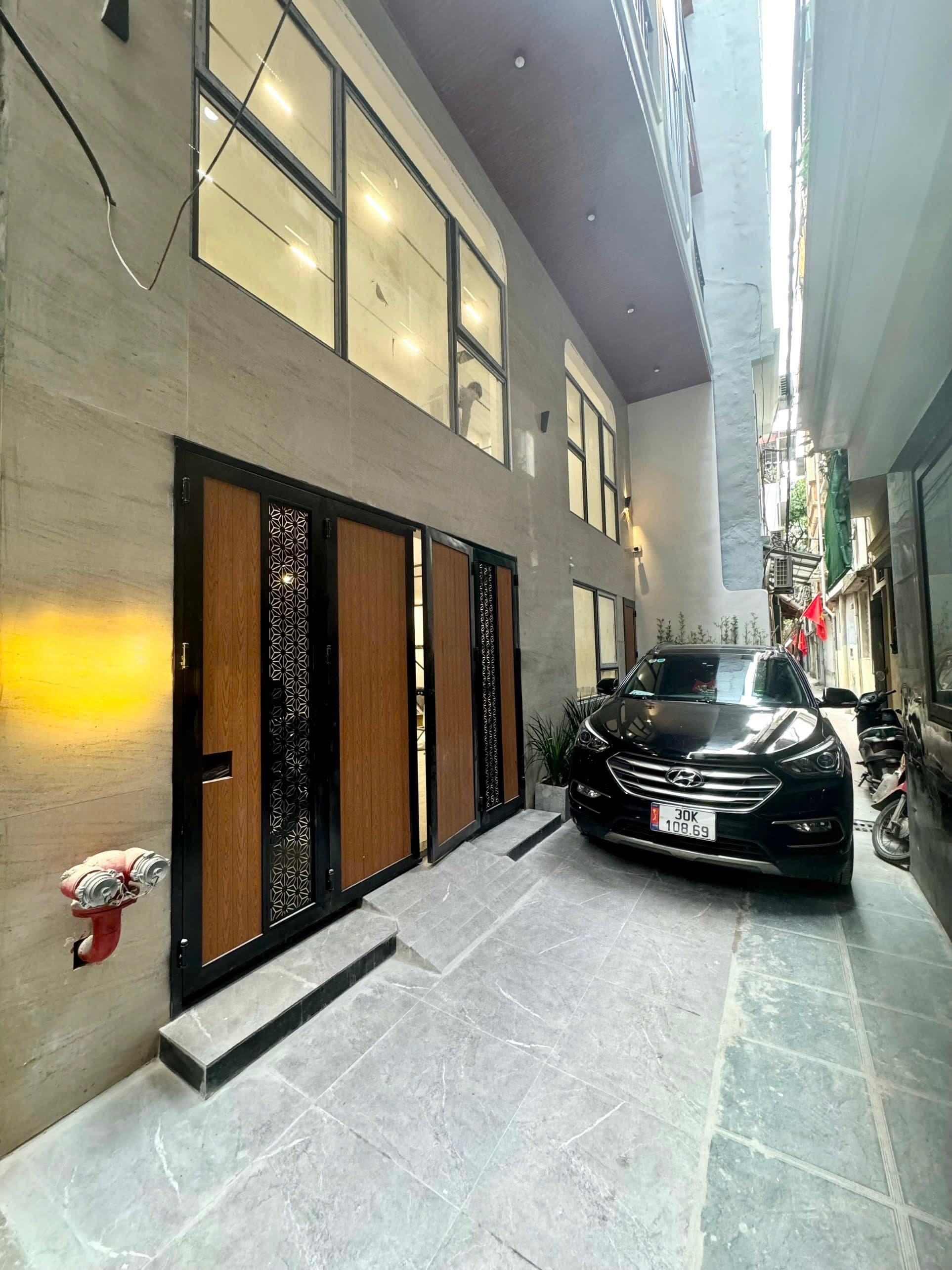 Nhà đất mặt phố, Thanh Xuân, Hà Nội - 98m² giá 33.9 tỷ