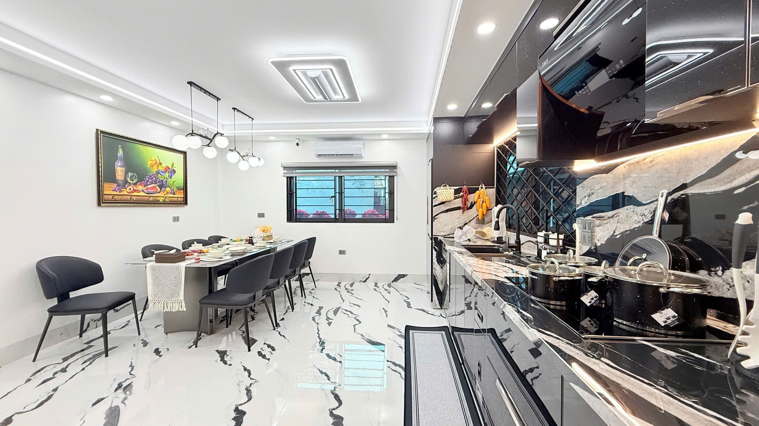 Nhà đất mặt phố, Hoàng Mai, Hà Nội - 36.8m² giá 14.3 tỷ