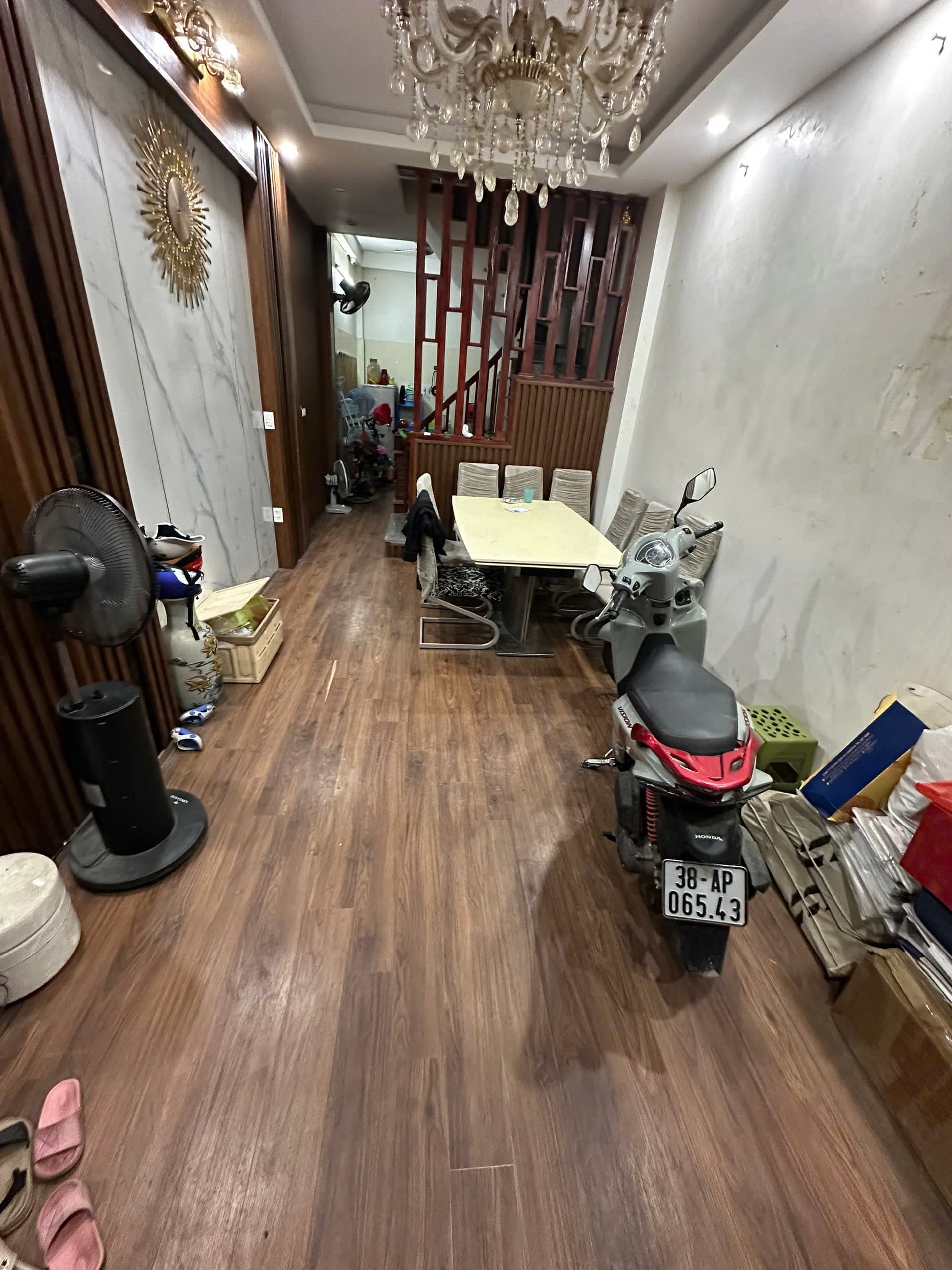 Nhà đất mặt phố, Hoàng Mai, Hà Nội - 38m² giá 7.8 tỷ
