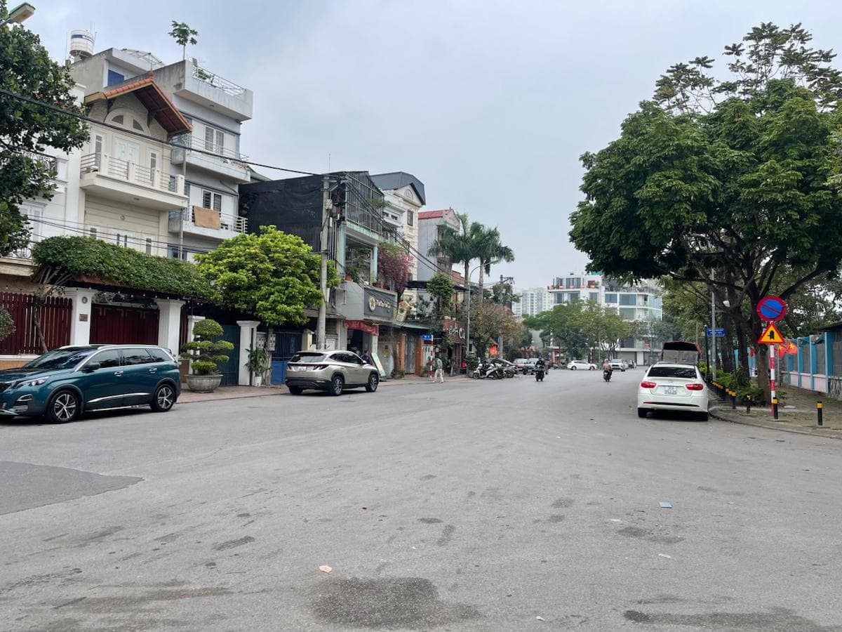 Nhà đất mặt phố, Long Biên, Hà Nội - 164m² giá 42.5 tỷ