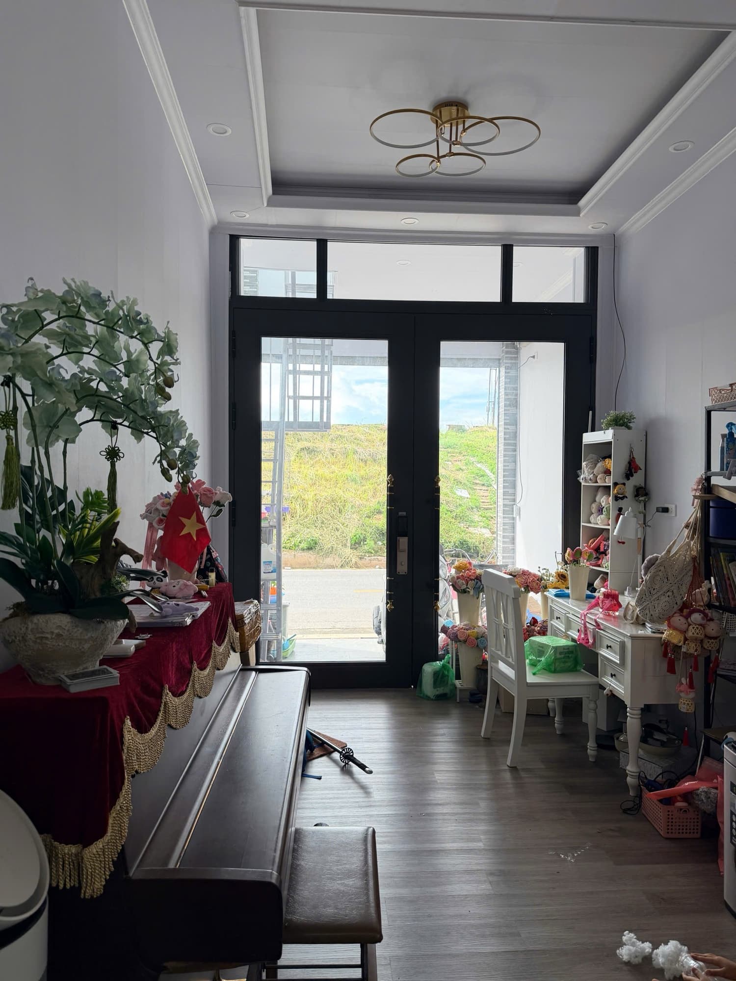 Nhà đất mặt phố, Long Biên, Hà Nội - 31m² giá 10.6 tỷ