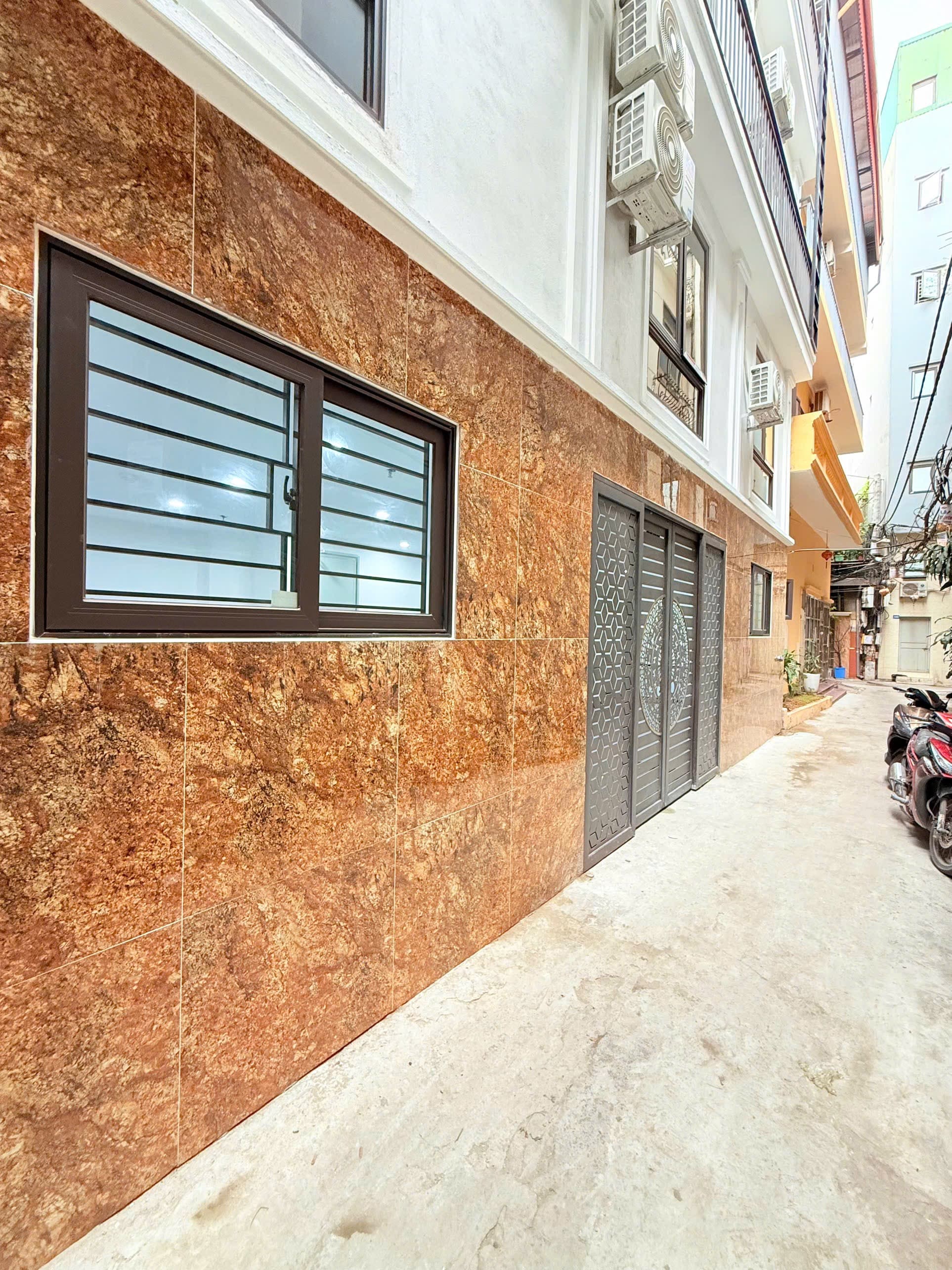 Nhà đất mặt phố, Hoàng Mai, Hà Nội - 50m² giá 15.7 tỷ