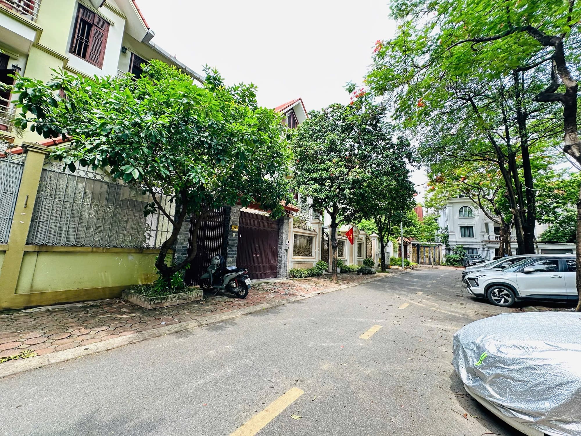 Nhà đất mặt phố, Cầu Giấy, Hà Nội - 210m² giá 140 tỷ