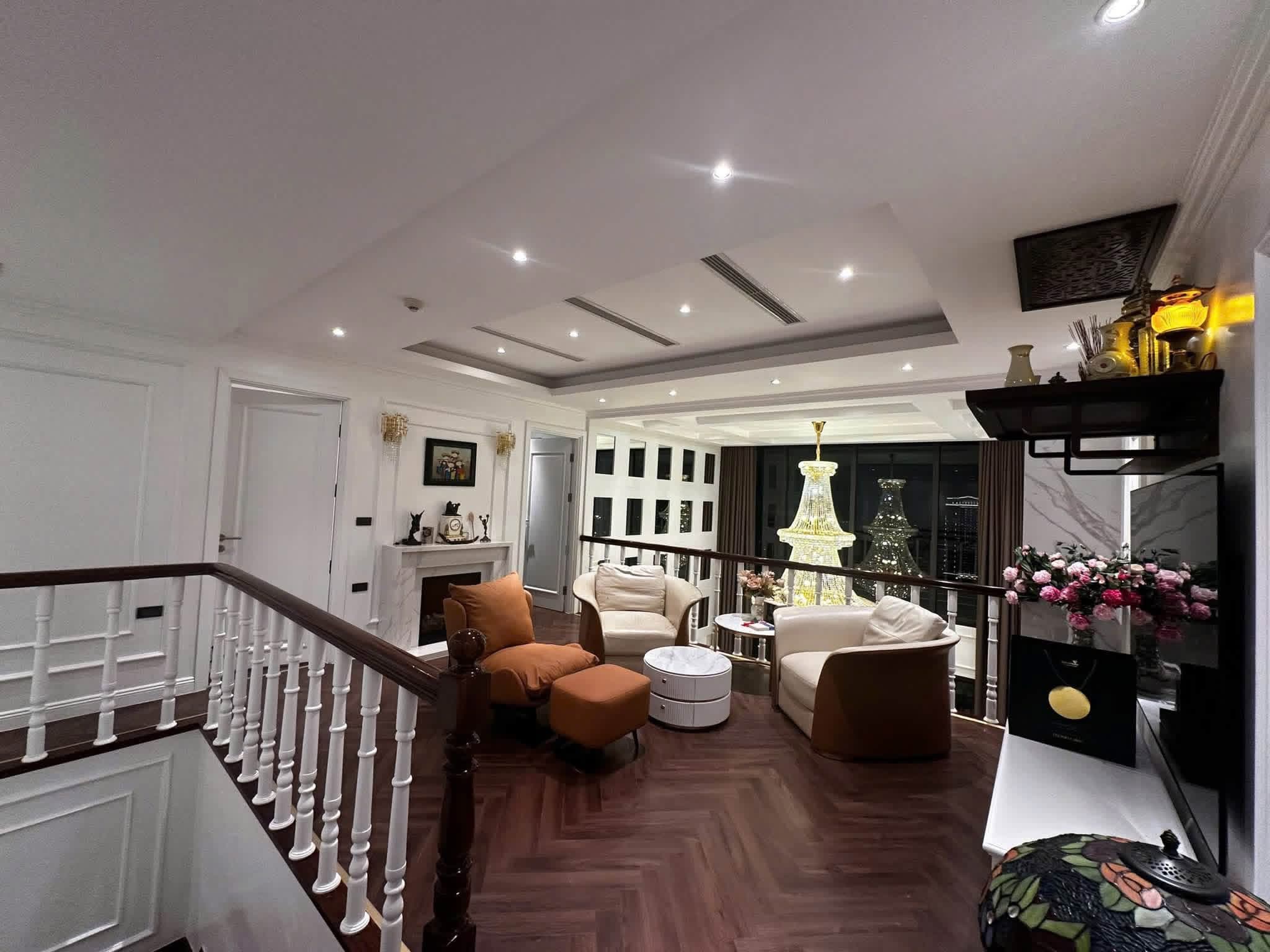 Căn hộ mặt phố, Cầu Giấy, Hà Nội - 255m² giá 32.5 tỷ