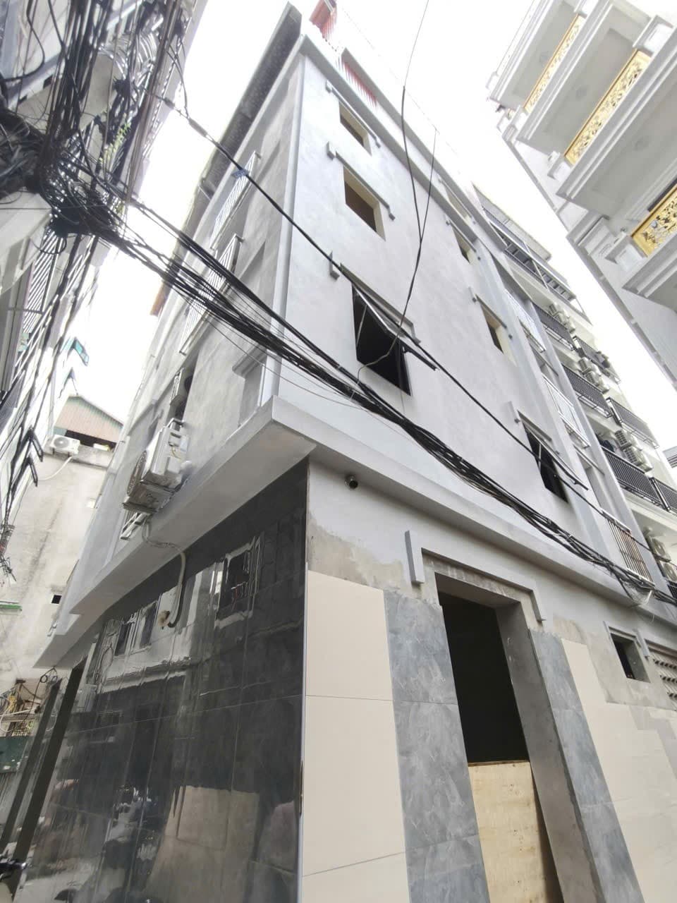 Nhà đất mặt phố, Cầu Giấy, Hà Nội - 40m² giá 8.8 tỷ