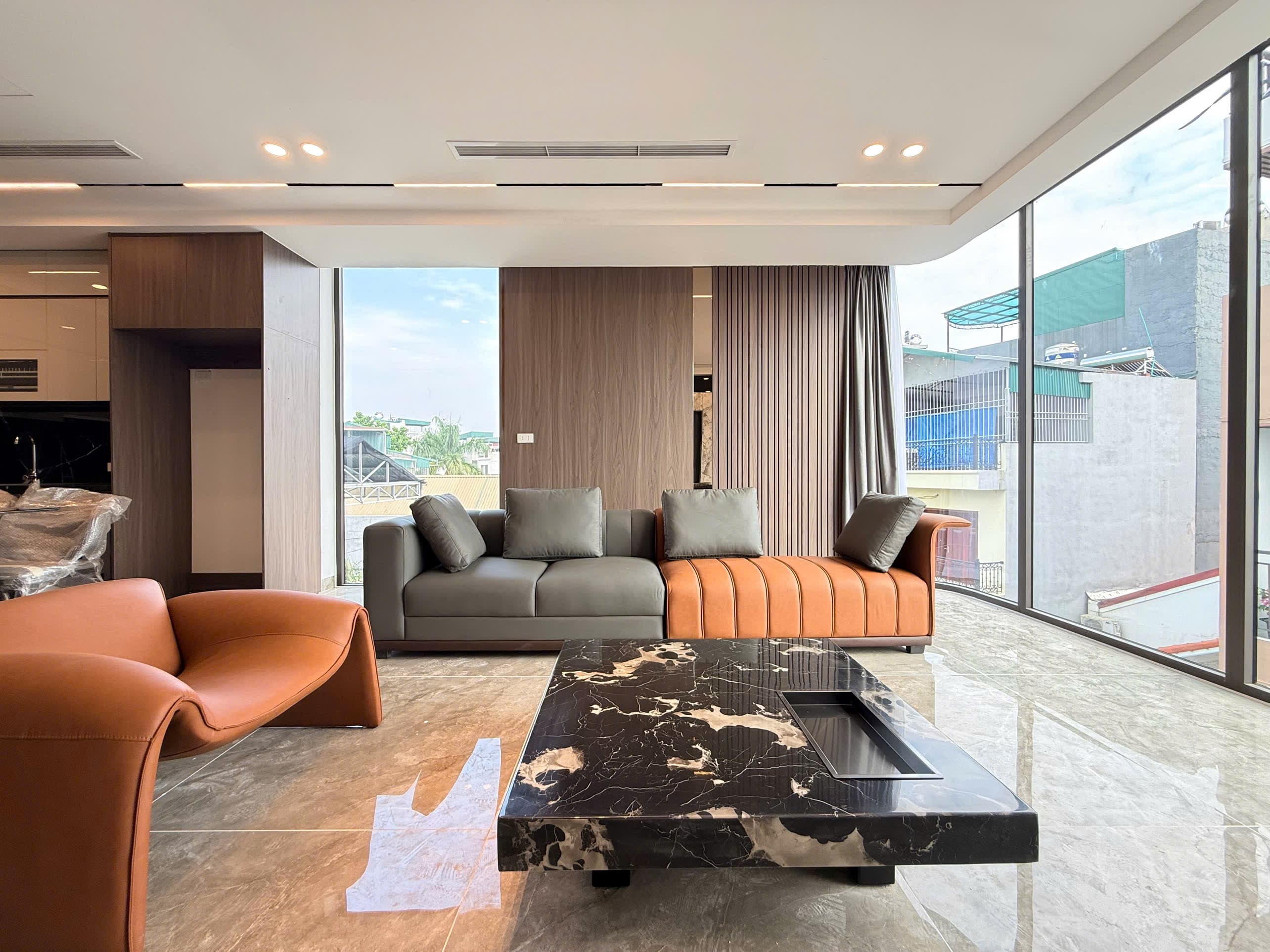 Nhà đất mặt phố, Long Biên, Hà Nội - 60m² giá 26 tỷ