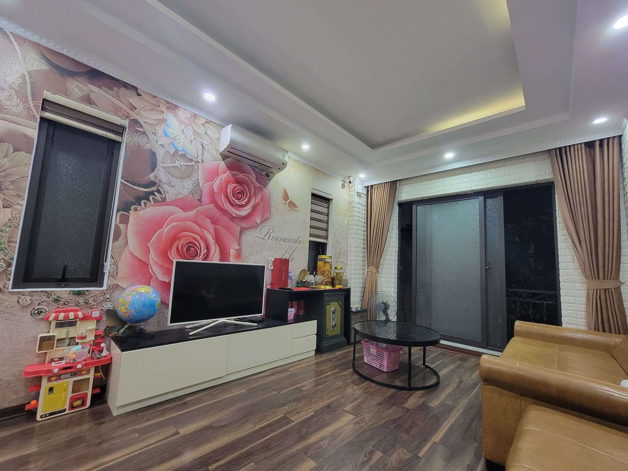 Nhà đất mặt phố, Long Biên, Hà Nội - 39.3m² giá 10.9 tỷ