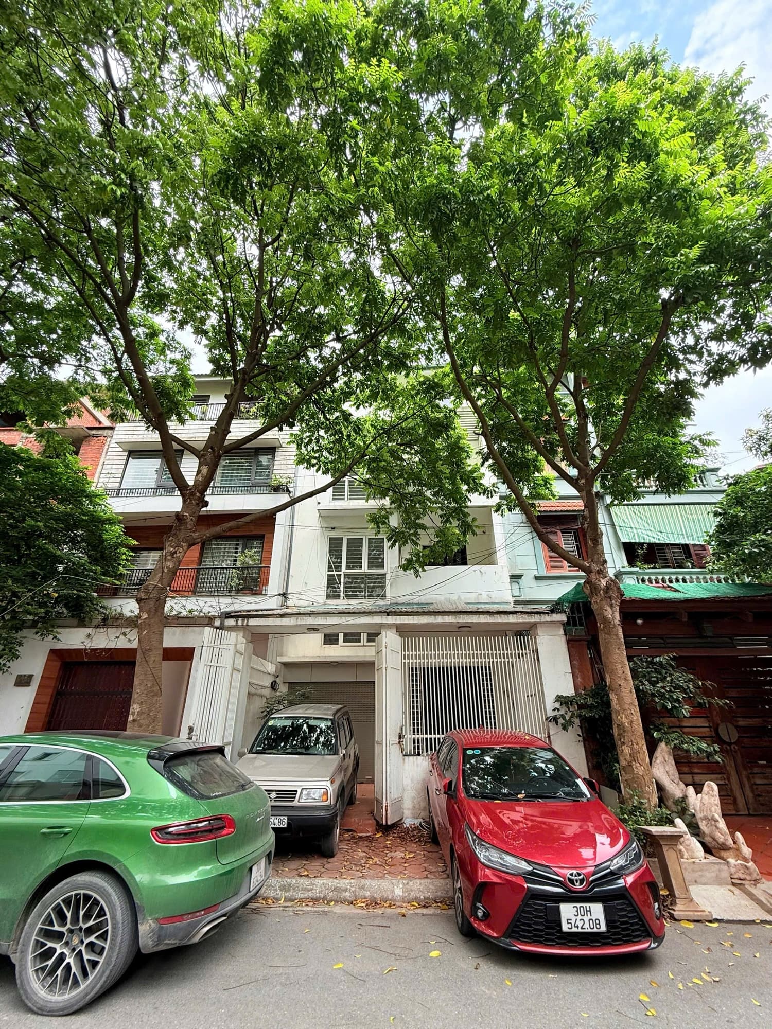 Nhà đất mặt phố, Cầu Giấy, Hà Nội - 105m² giá 27.95 tỷ