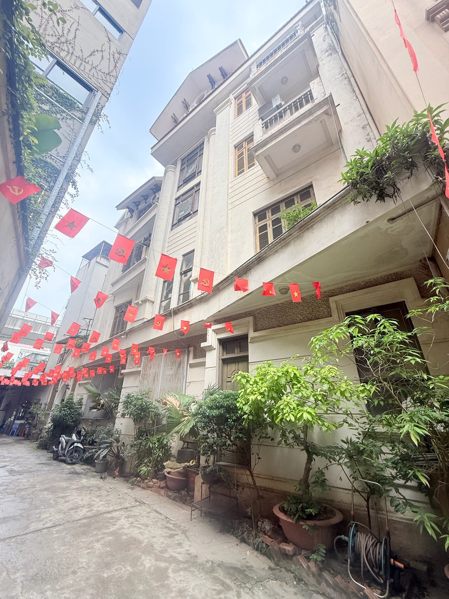 Nhà đất mặt phố, Cầu Giấy, Hà Nội - 118m² giá 42.5 tỷ