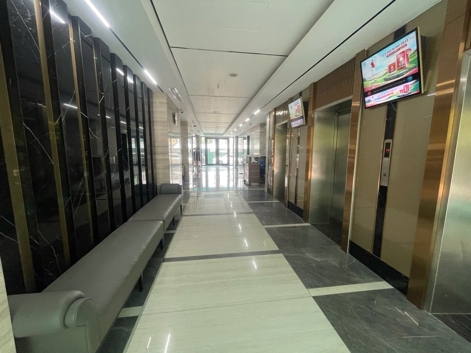 Căn hộ mặt phố, Cầu Giấy, Hà Nội - 123m² giá 11.7 tỷ