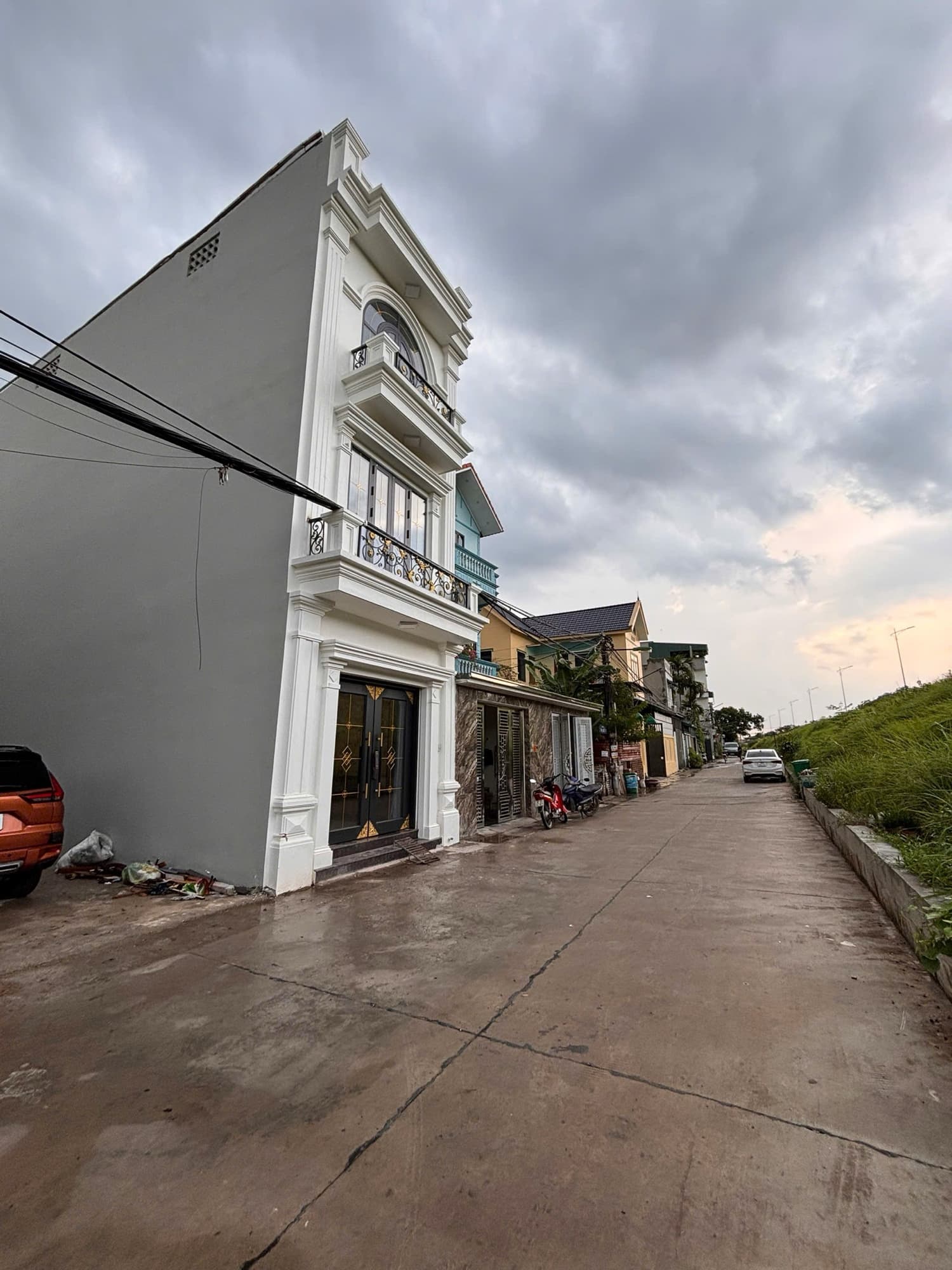 Nhà đất mặt phố, Thanh Trì, Hà Nội - 108m² giá 13.6 tỷ