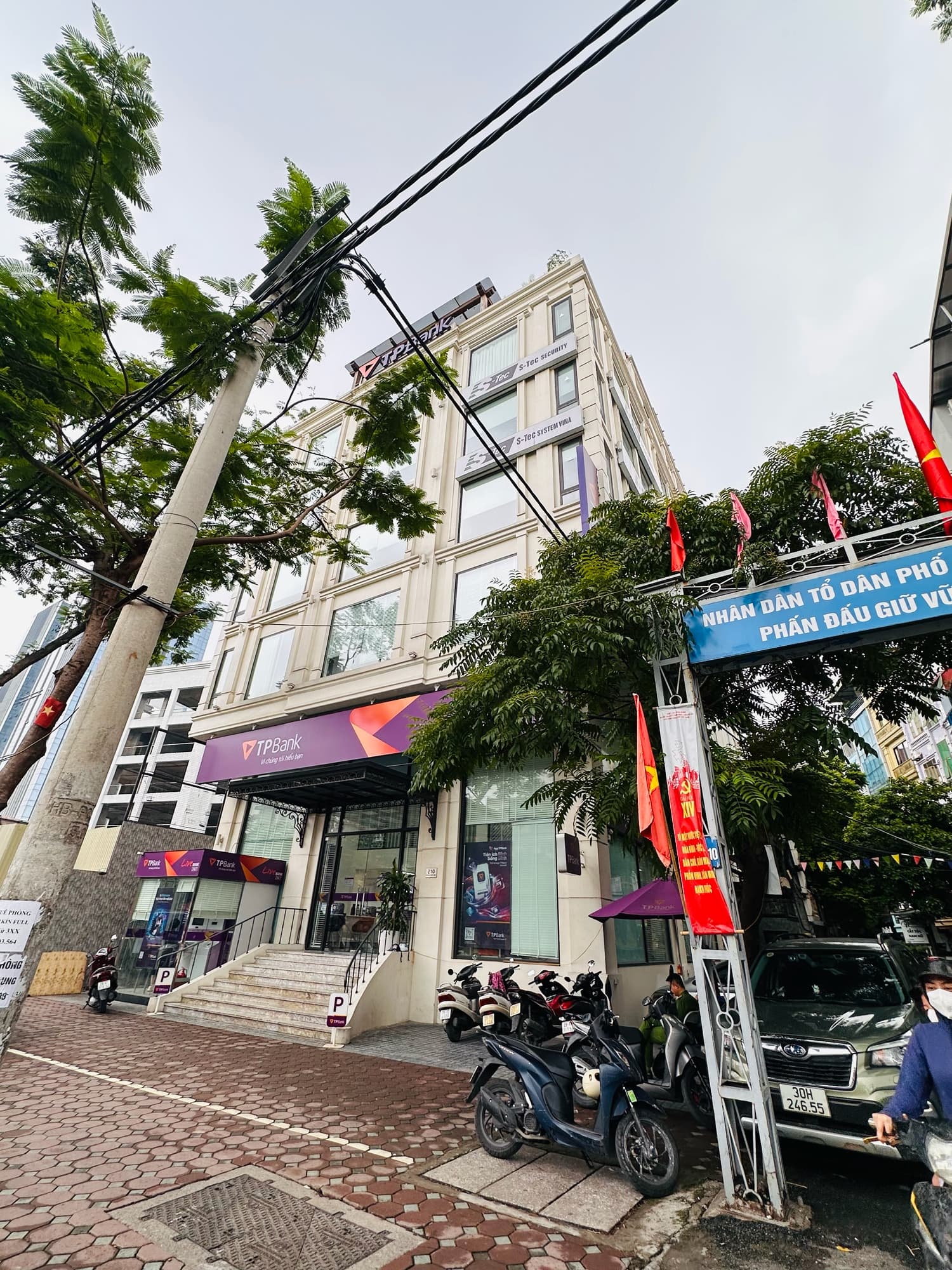 Nhà đất mặt phố, Cầu Giấy, Hà Nội - 344m² giá 290 tỷ