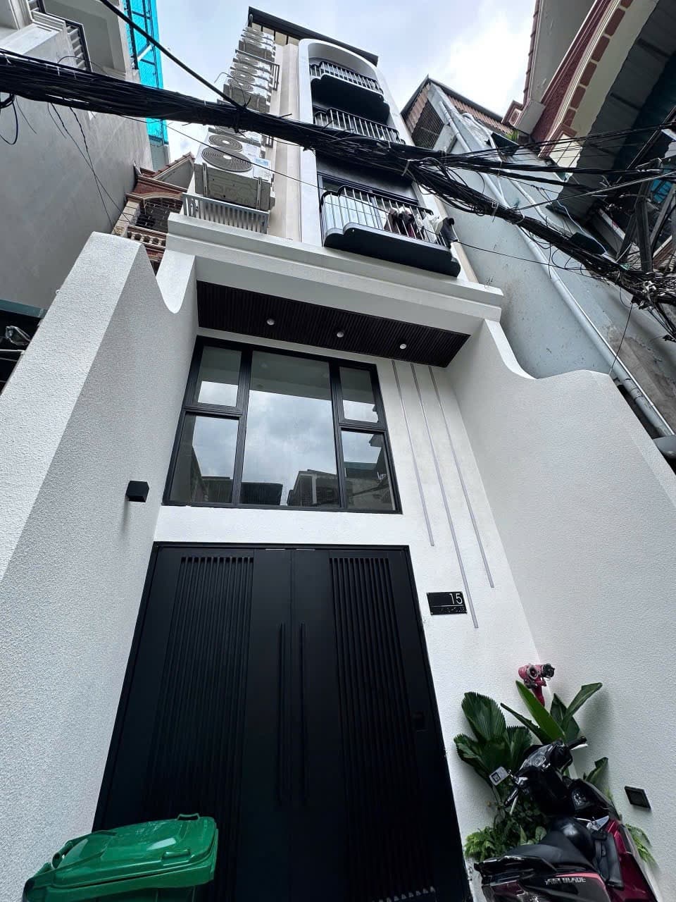 Nhà đất mặt phố, Hoàng Mai, Hà Nội - 68.9m² giá 20 tỷ