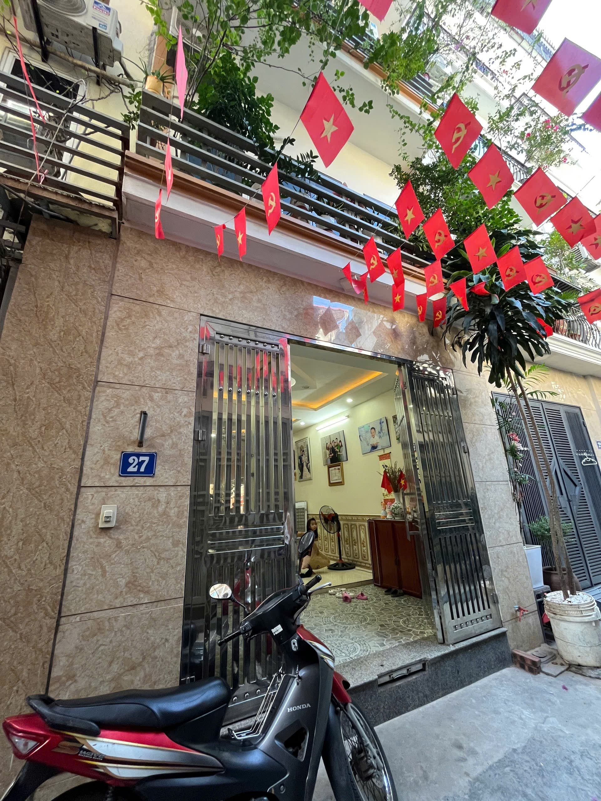 Nhà đất mặt phố, Long Biên, Hà Nội - 54m² giá 11 tỷ