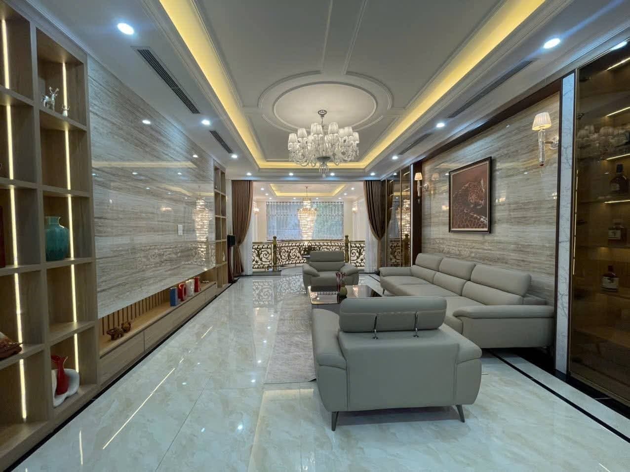 Nhà đất mặt phố, Long Biên, Hà Nội - 85m² giá 26.5 tỷ
