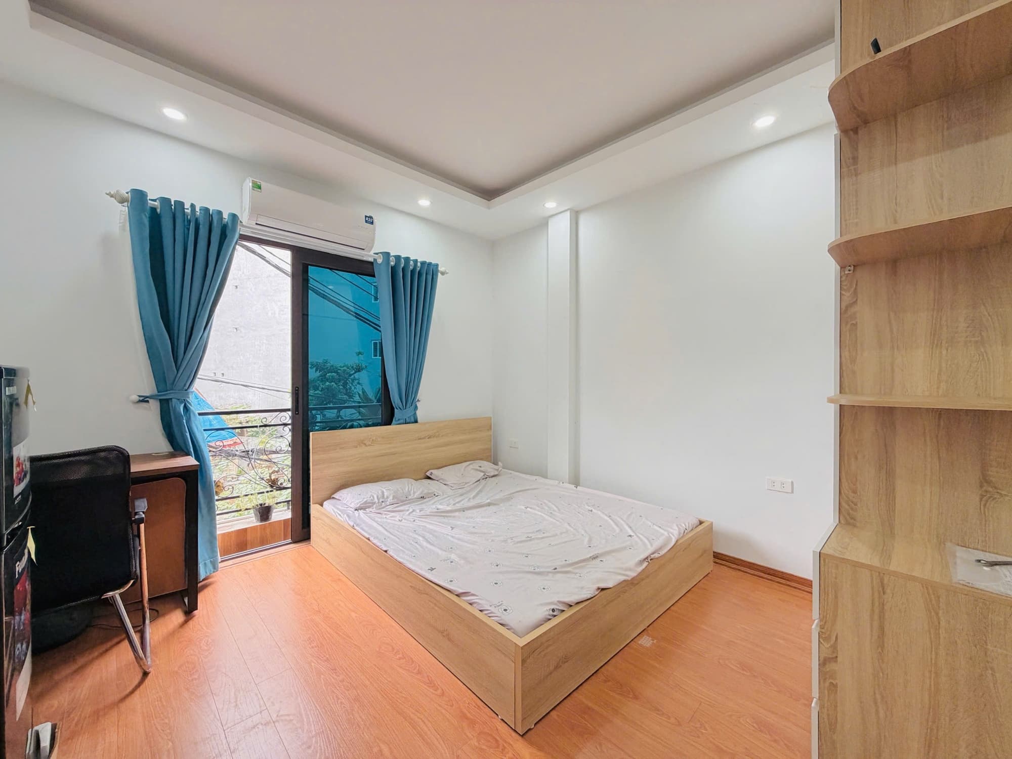 Căn hộ mặt phố Cầu Giấy, Hà Nội - 67m² giá 4.45 tỷ