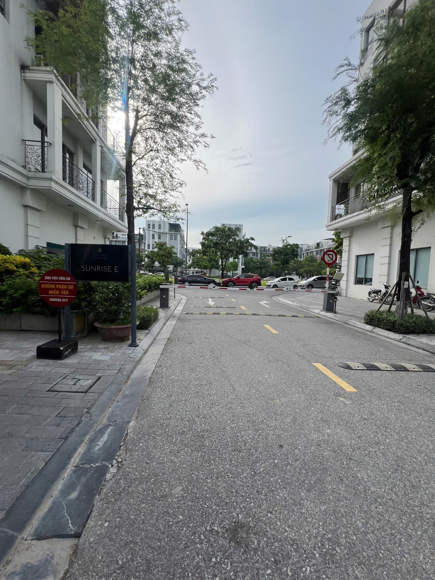 Nhà đất mặt phố, Thanh Trì, Hà Nội - 99m² giá 42.5 tỷ