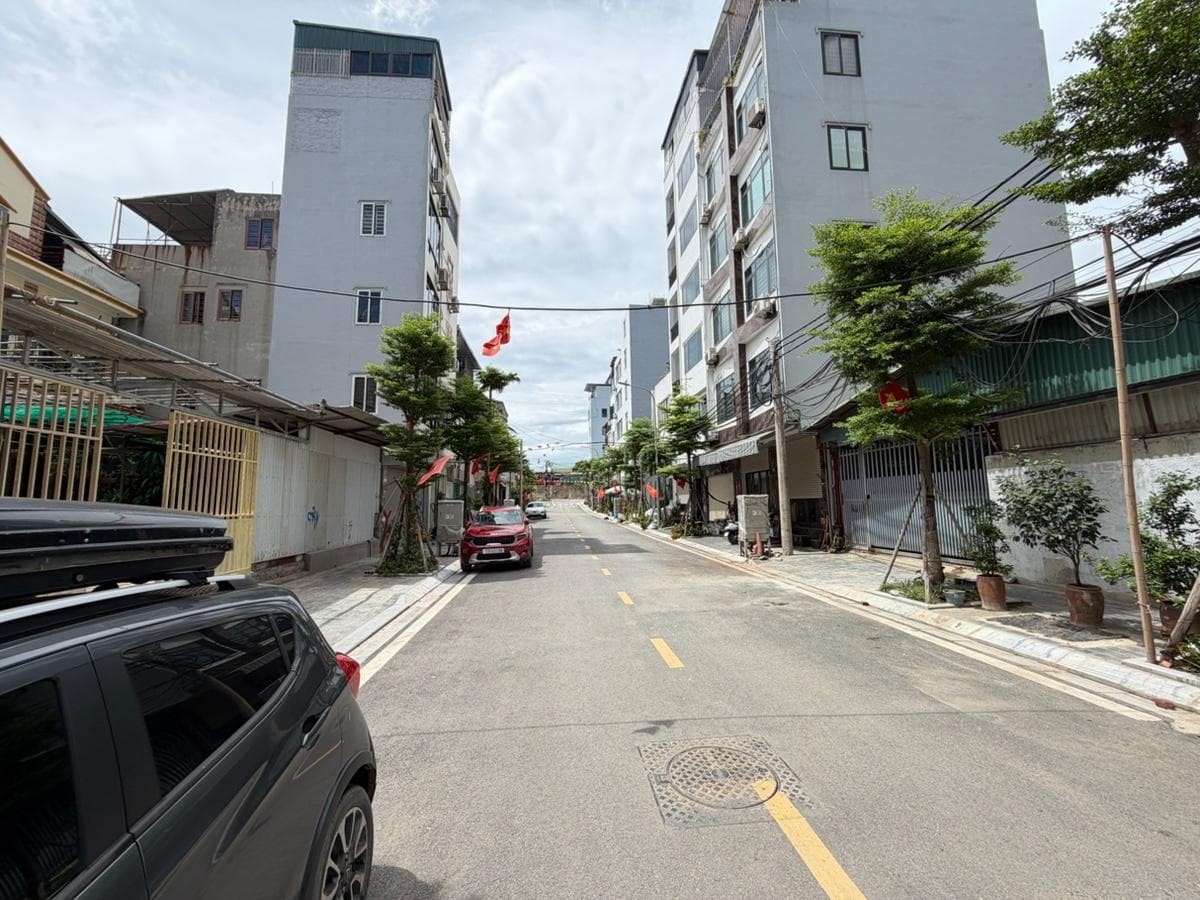 Nhà đất mặt phố, Tây Hồ, Hà Nội - 410m² giá 205 tỷ