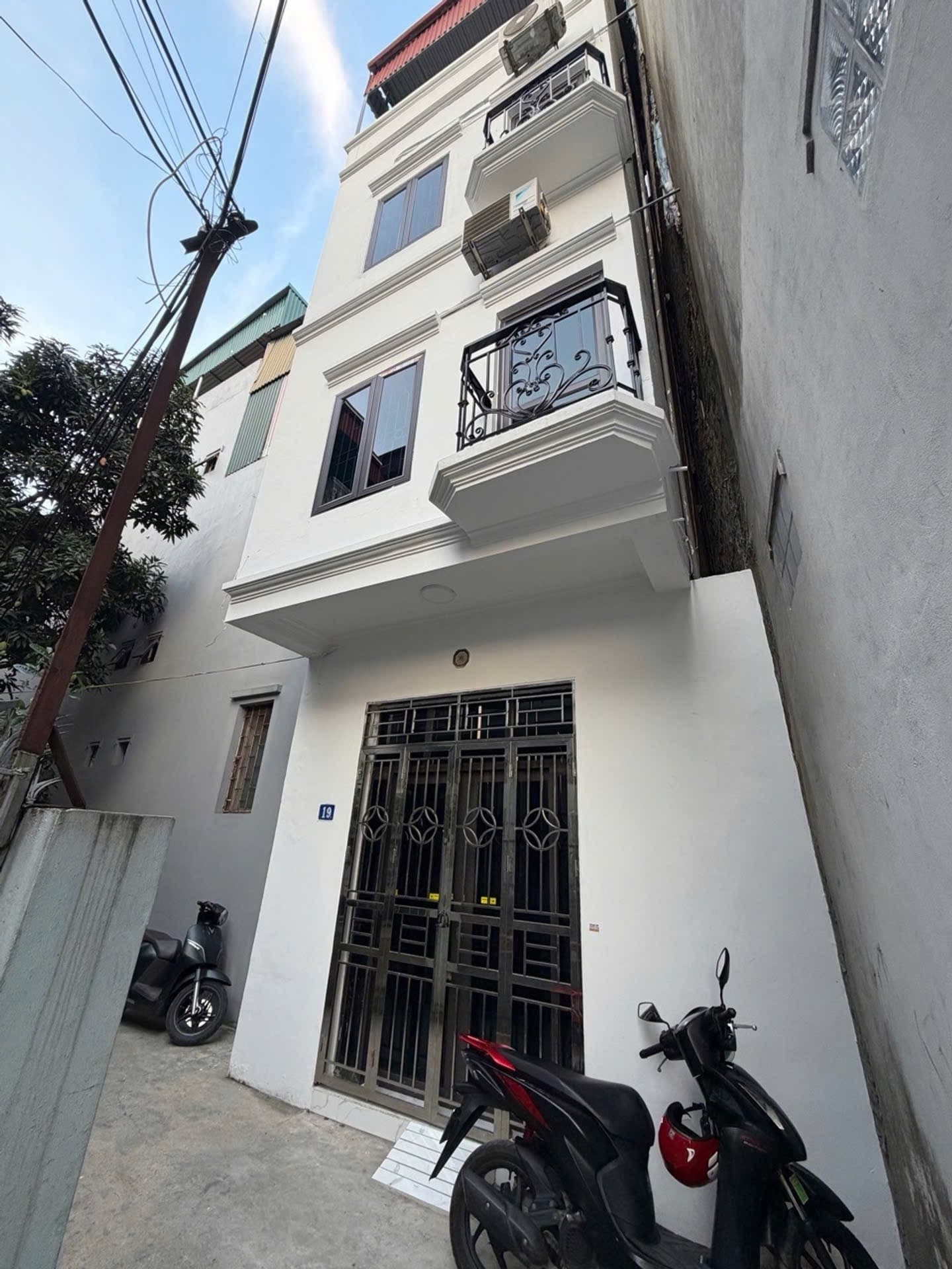 Nhà đất mặt phố, Hoàng Mai, Hà Nội - 23m² giá 6.7 tỷ