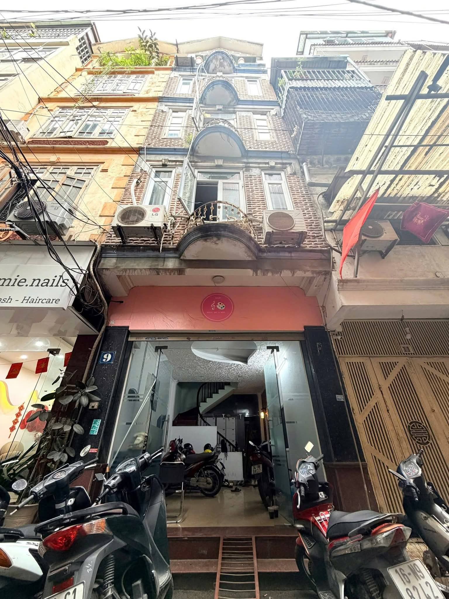Nhà đất mặt phố, Đống Đa, Hà Nội - 52m² giá 18.5 tỷ
