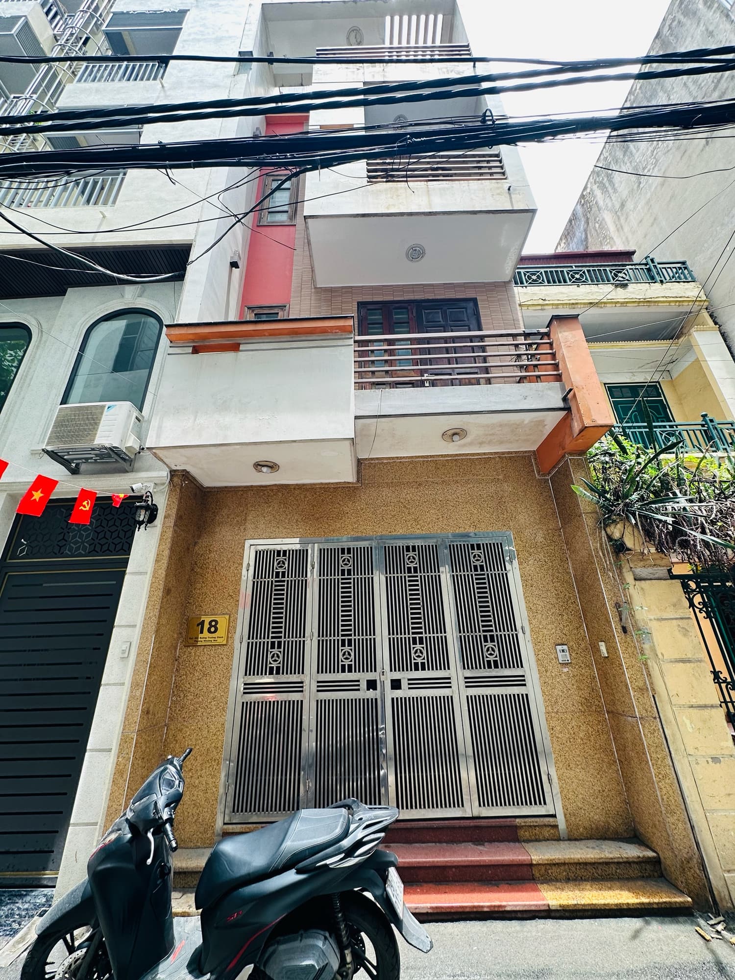 Nhà đất mặt phố, Đống Đa, Hà Nội - 77m² giá 23.5 tỷ