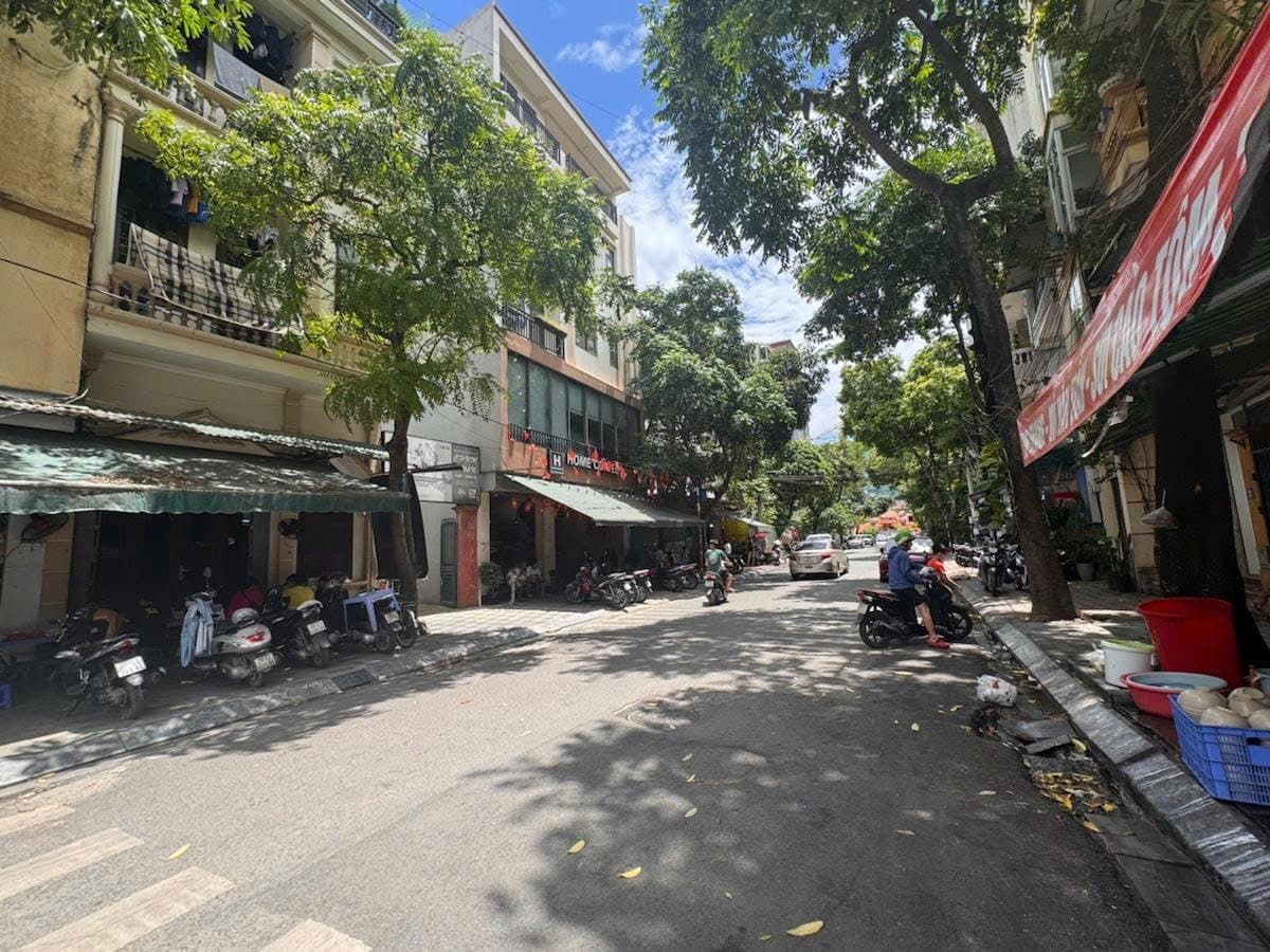 Nhà đất mặt phố, Tây Hồ, Hà Nội - 70m² giá 29.5 tỷ