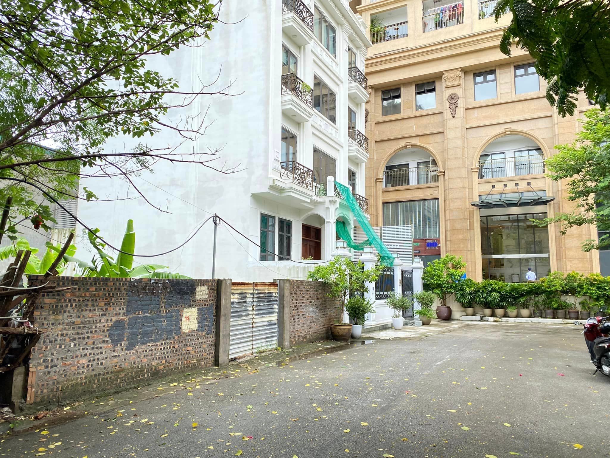 Nhà đất mặt phố Tây Hồ, Hà Nội - 176m² giá 1, 5.6 tỷ